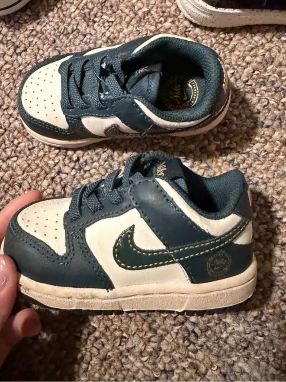 Nike Toddler  green and White Hook-and-Loop Sneakers